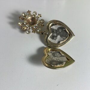 VTG Goldtone Locket Brooch